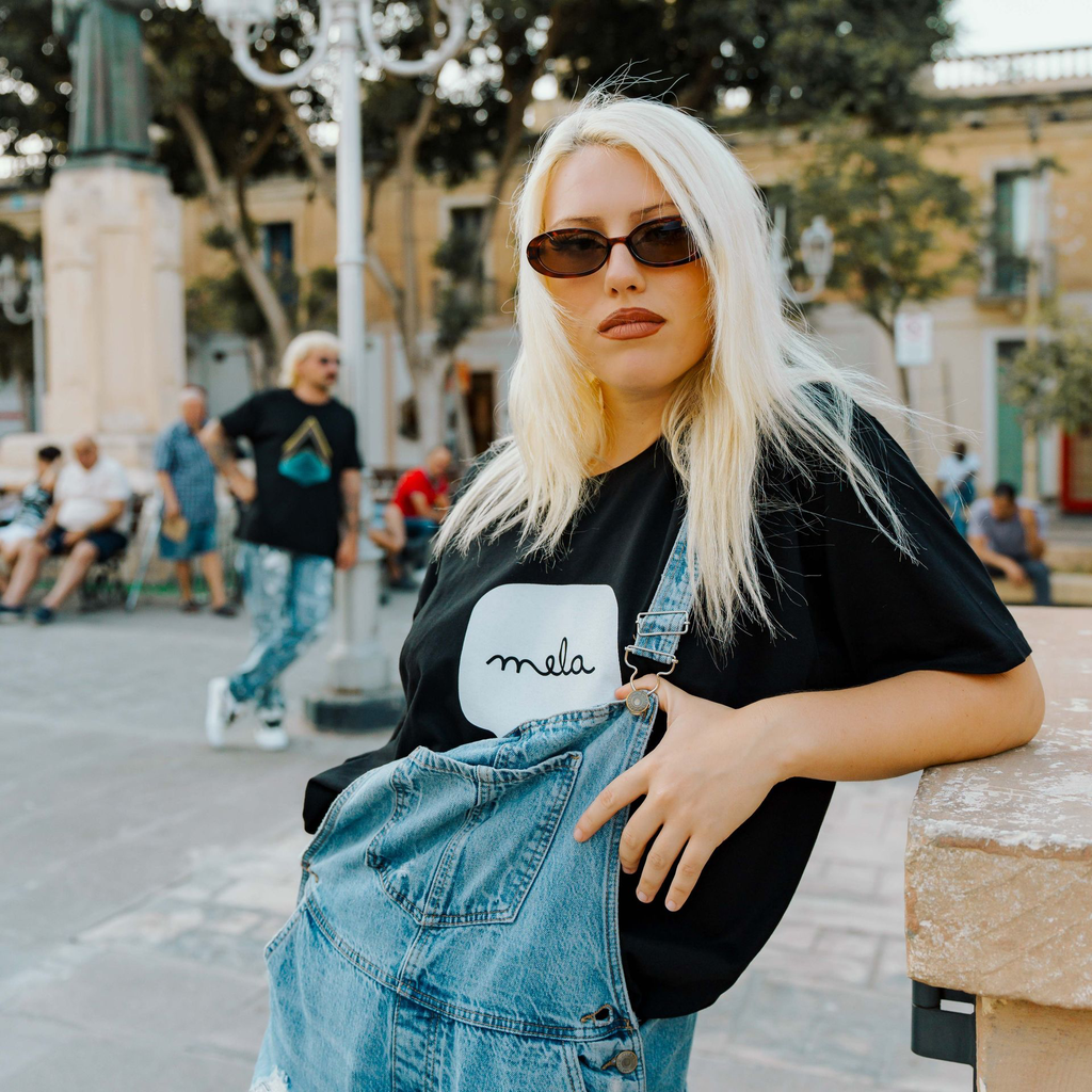 Mela T-Shirt (Black, XS)