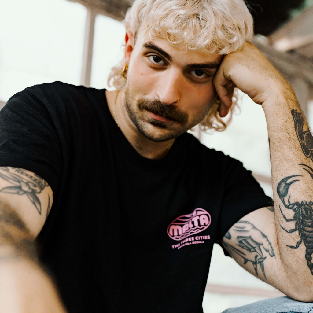 Three Cities T-Shirt (Black, XS)